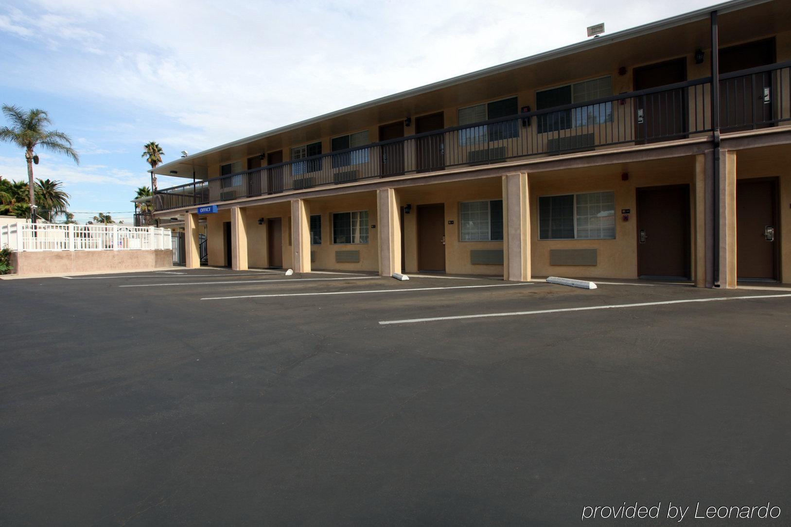 Raincross Hotel Riverside Exterior photo